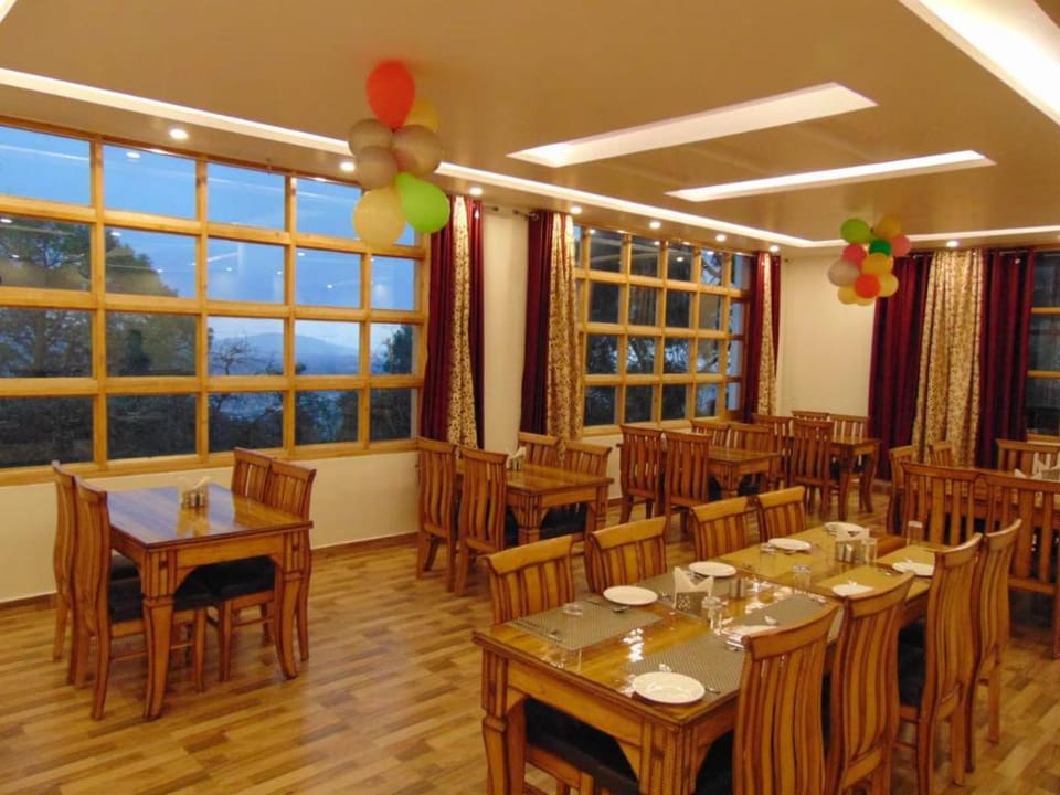 Hotel Dewan Palace Dharamshala Himachal Pradesh Hotel in Punjab, India
