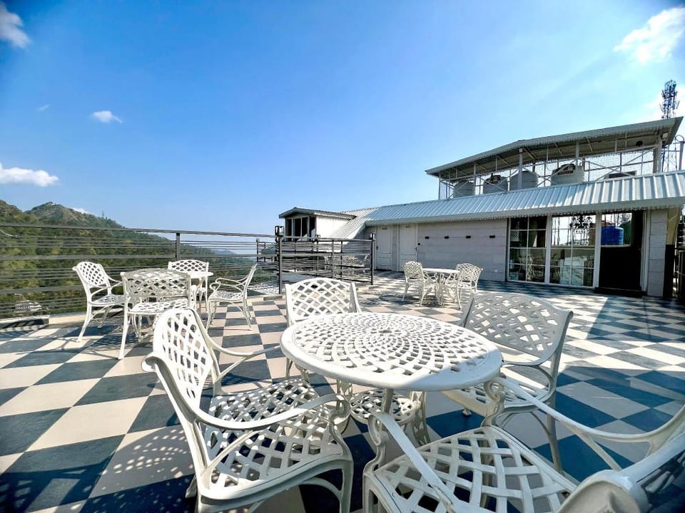 Hill Top Heaven By 7 Hills Hotel in Himachal Pradesh