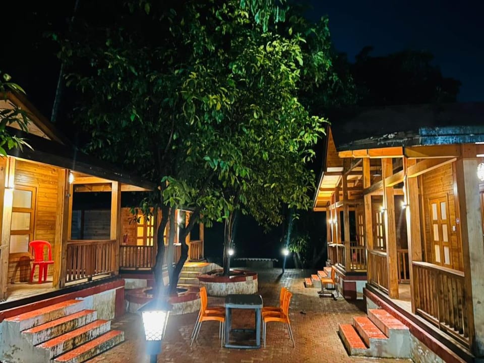 Nisarg Farm Resort Hotel in Maharashtra