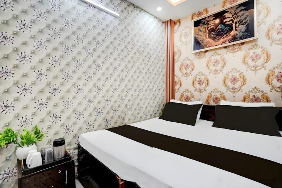 Starx Signature Plaza Near Karkardooma Metro Station Hotel in Delhi