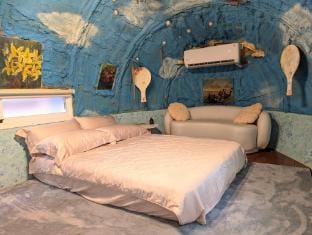 麓人岬露營區-精靈屋 Bed and Breakfast in Hengchun Township
