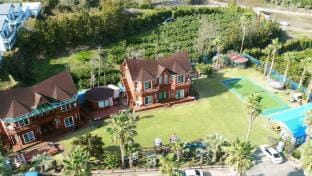 Jeju Parkvillade Pension Bed and Breakfast in South Korea