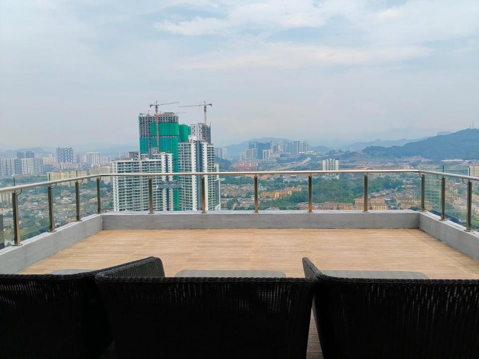 Rasbo Galaxy Dreams Home @Neu Suites  KLCC  LRT Hotel in Federal Territory of Kuala Lumpur
