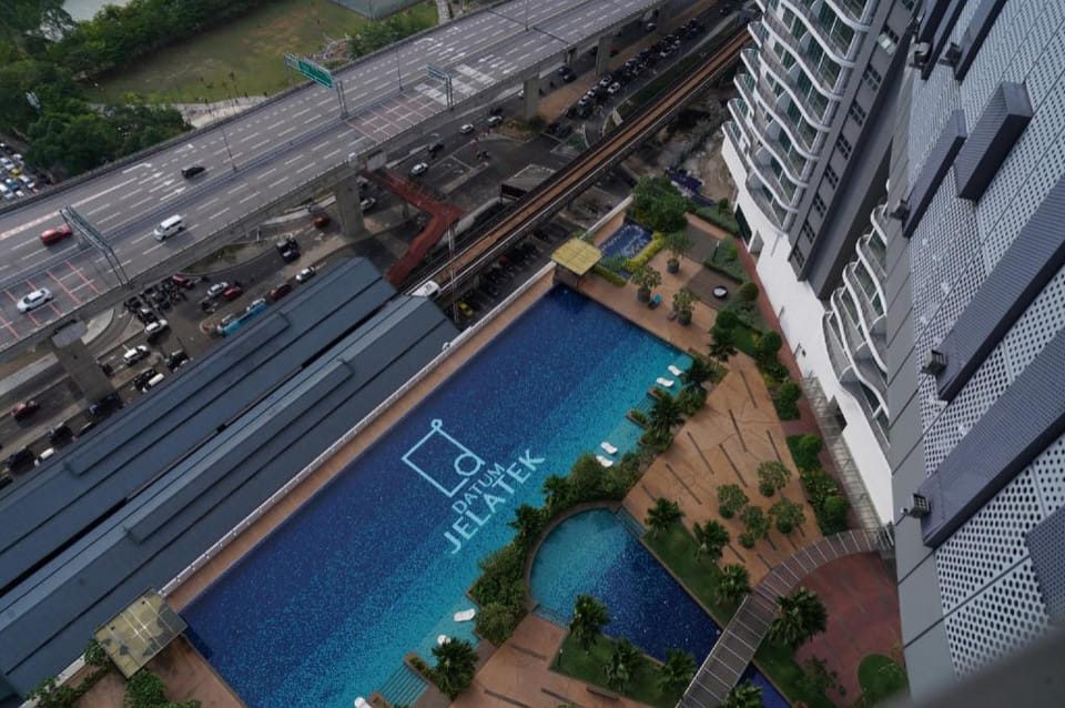Luxury Apartment By Rasbo Galaxy - LRT MALL KLCC Hotel in Federal Territory of Kuala Lumpur