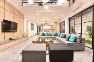 VILLA VERDE Luxury Villa close to FINNS BEACH CLUB Villa in North Kuta