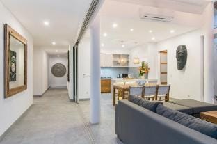 2BR Villa opposite Berawa Beach great location! Villa in North Kuta
