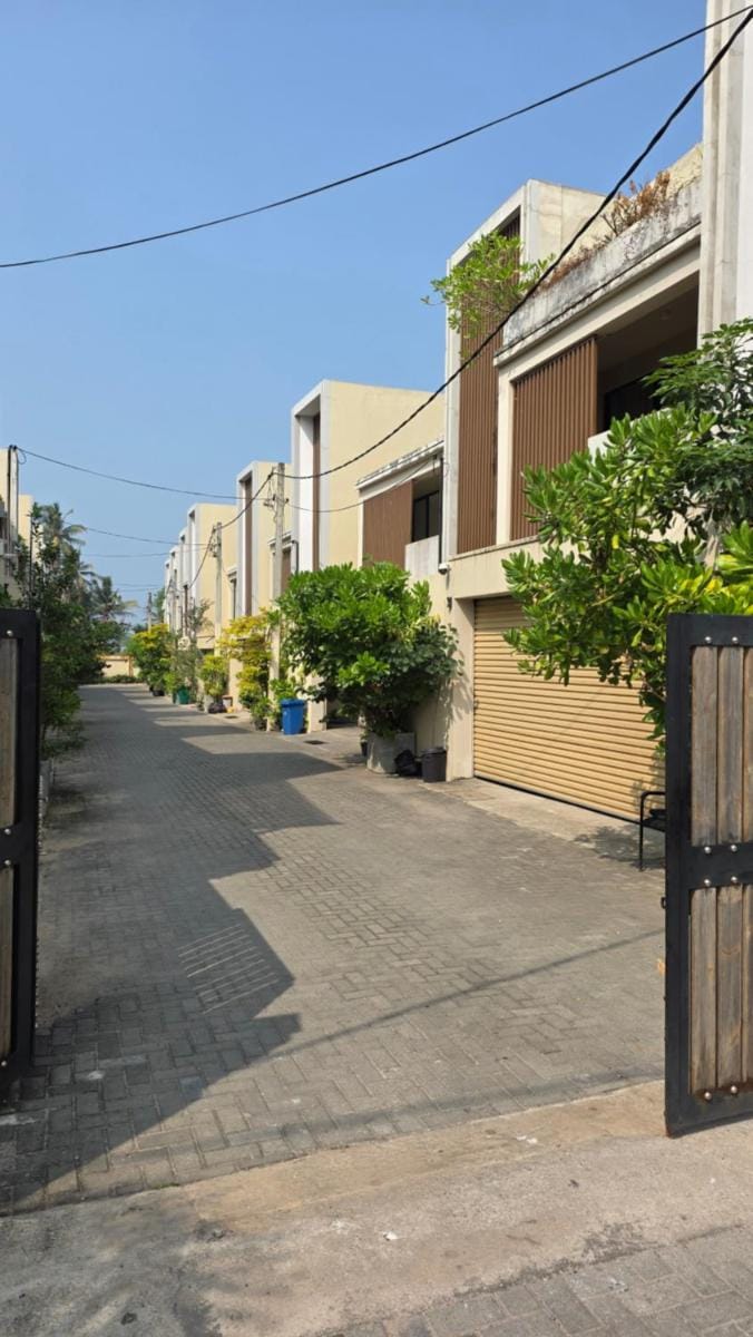 SEA ESTA  Villa in Dehiwala-Mount Lavinia