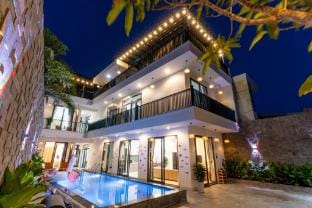 Sunny Beach Villa Villa in Da Nang