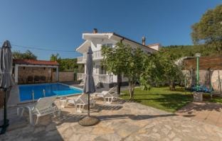 Villa Kaya - Makarska by Villas Guide Villa in Split-Dalmatia County