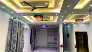 A Luxurious Resort Style Homestay-The London Villa Villa in Varanasi