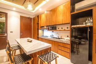 Stylish 5BR Beach villa Canggu with rice view Villa in North Kuta