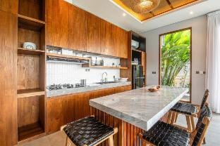 Stylish 5BR Beach villa Canggu with rice view Villa in North Kuta