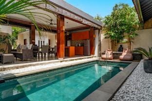 Semi Villa Berawa Villa in North Kuta