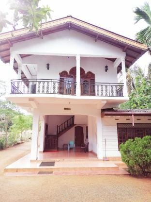 Wijethunga family holiday resort  Villa in Sri Lanka