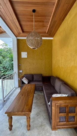 Django-CoLiving Villa in Southern Province