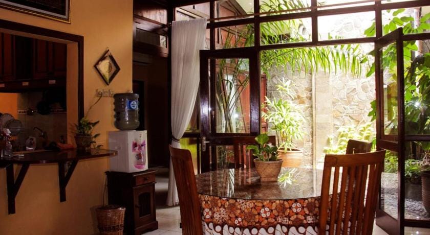 Ndalem Ngadisuryan Bed and Breakfast in Yogyakarta