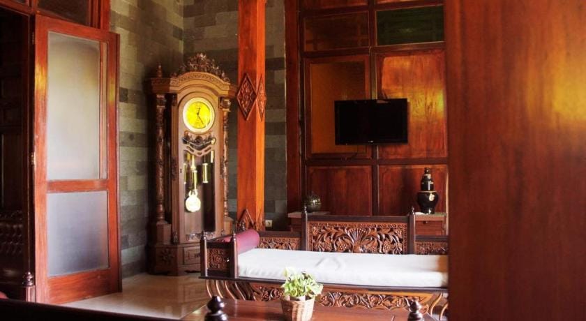 Ndalem Ngadisuryan Bed and Breakfast in Yogyakarta