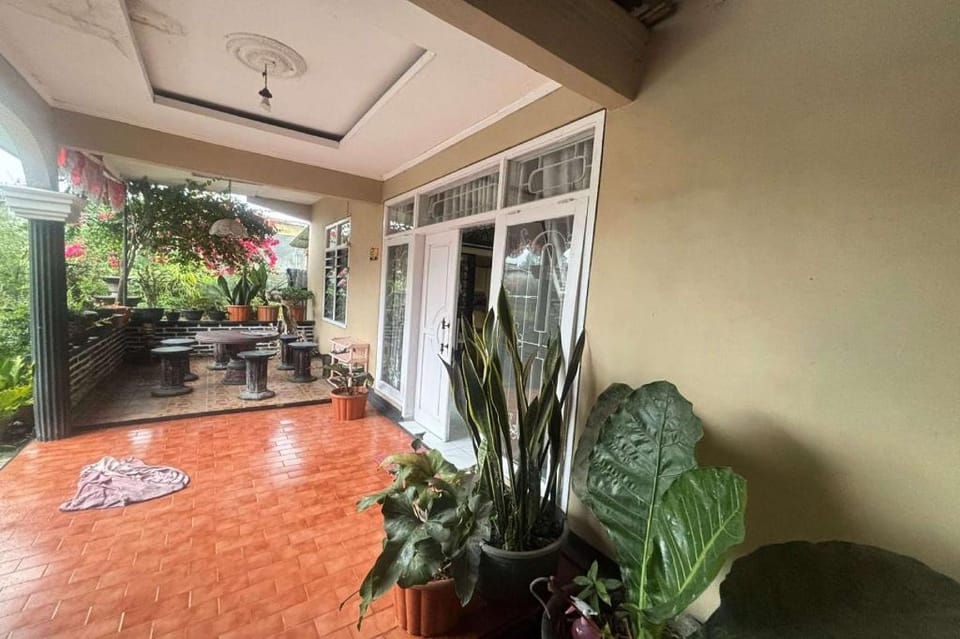 OYO 94841 Alodia Homestay Family Hotel in Indonesia