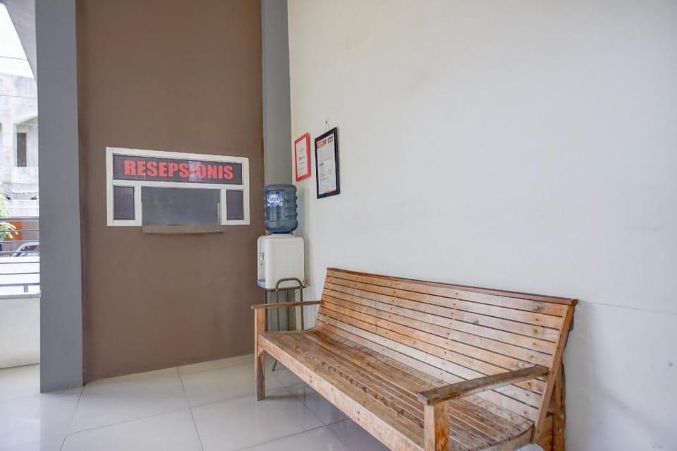 OYO 94779 Alif Guest House Syariah Hotel in Indonesia