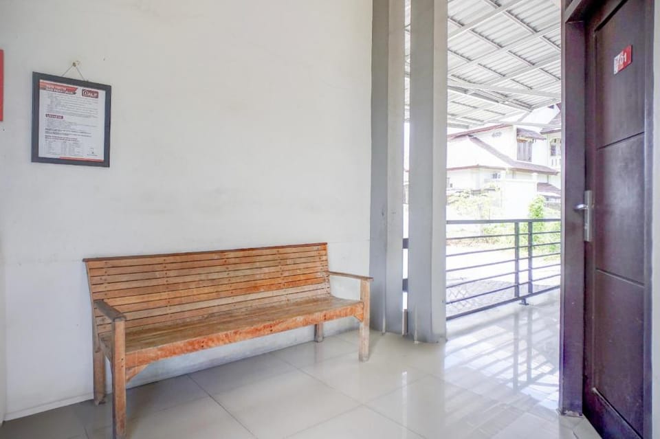 OYO 94779 Alif Guest House Syariah Hotel in Indonesia