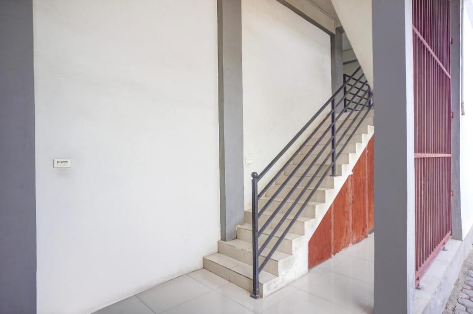 OYO 94779 Alif Guest House Syariah Hotel in Indonesia