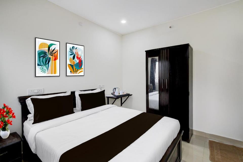 Super Collection O Bongloor Bus Terminal Hyderabad Formerly Nallavolu VMR Hotel in Hyderabad