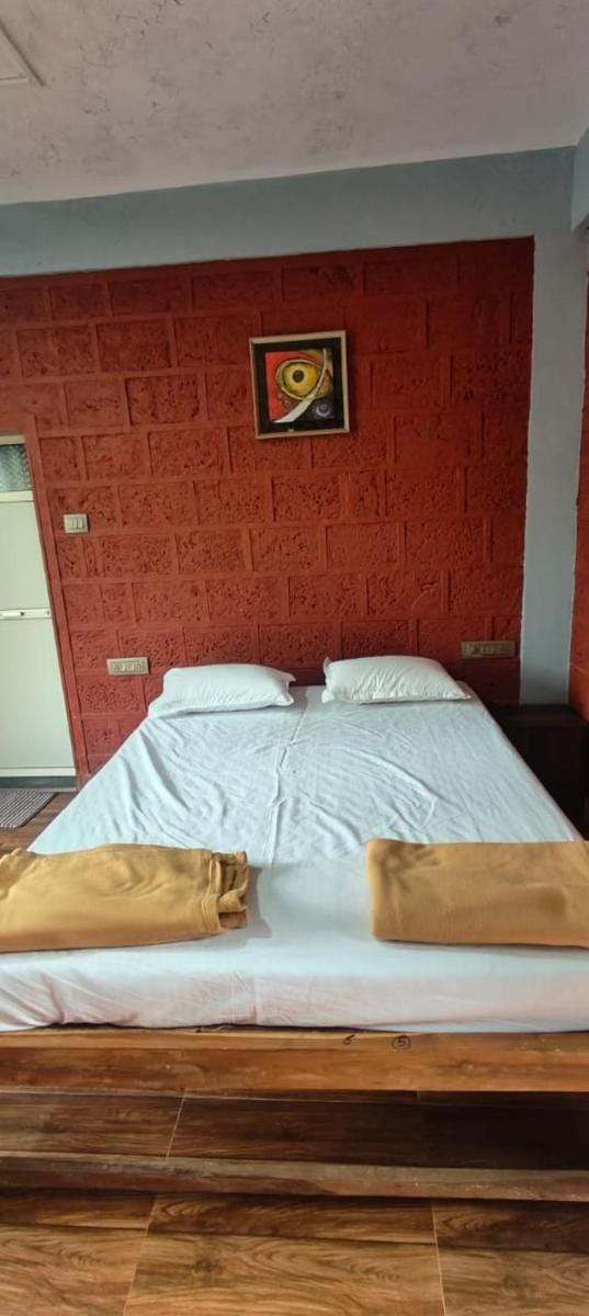 Shravni Holiday Inn Hotel in Maharashtra