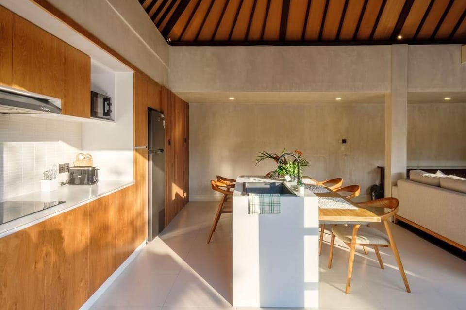 Madeira Casa Canggu, Bali Villa in North Kuta