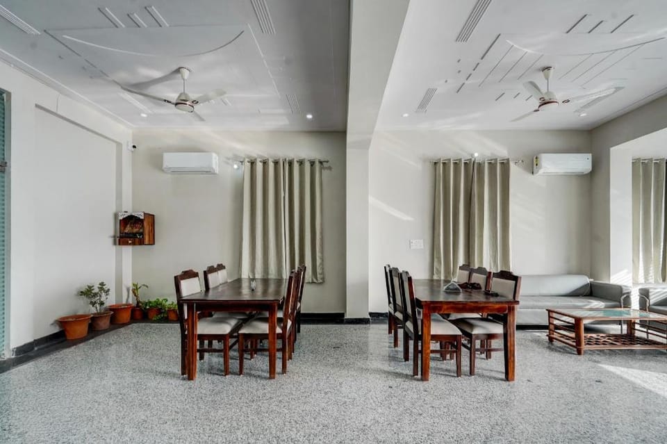 Super Collection O Kesar Crossway Jaipur Formerly Laxmi Palace Hotel in Jaipur