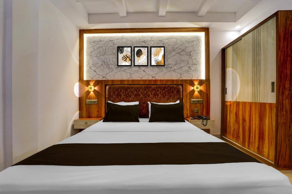 Super Townhouse Cochin Airport Formerly Skyluxe Hotel in Kochi