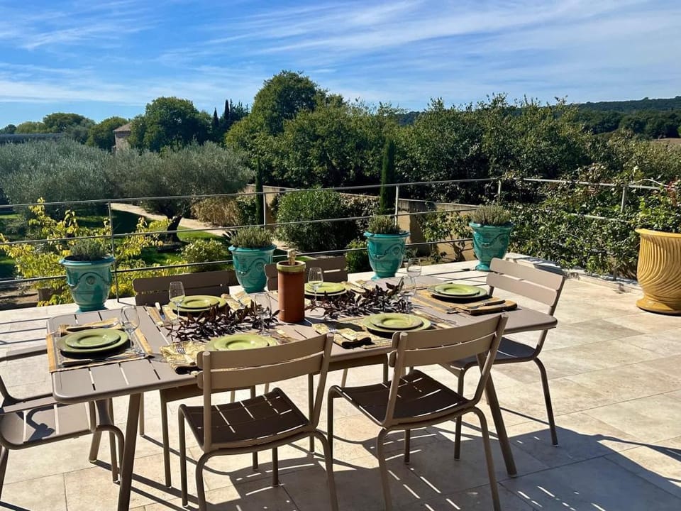Provencal Villa with Garden  Pool Villa in Uzes