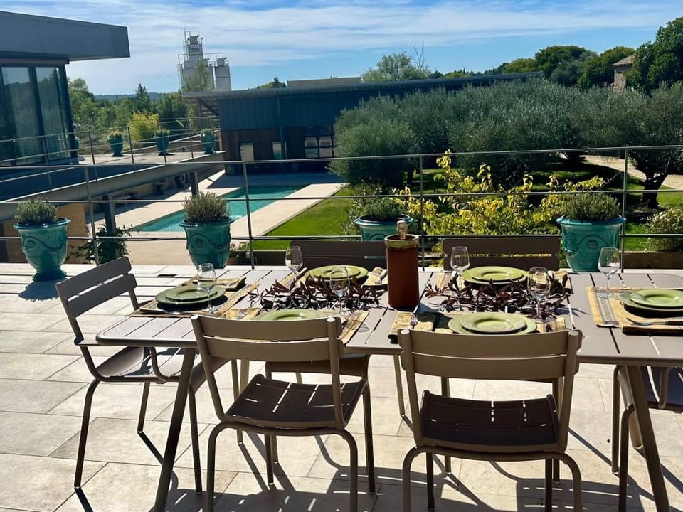 Provencal Villa with Garden  Pool Villa in Uzes