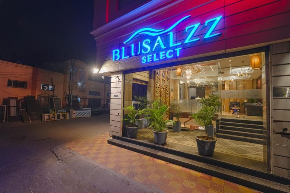 BluSalzz Select City Centre near Golden Temple Hotel in Punjab, India