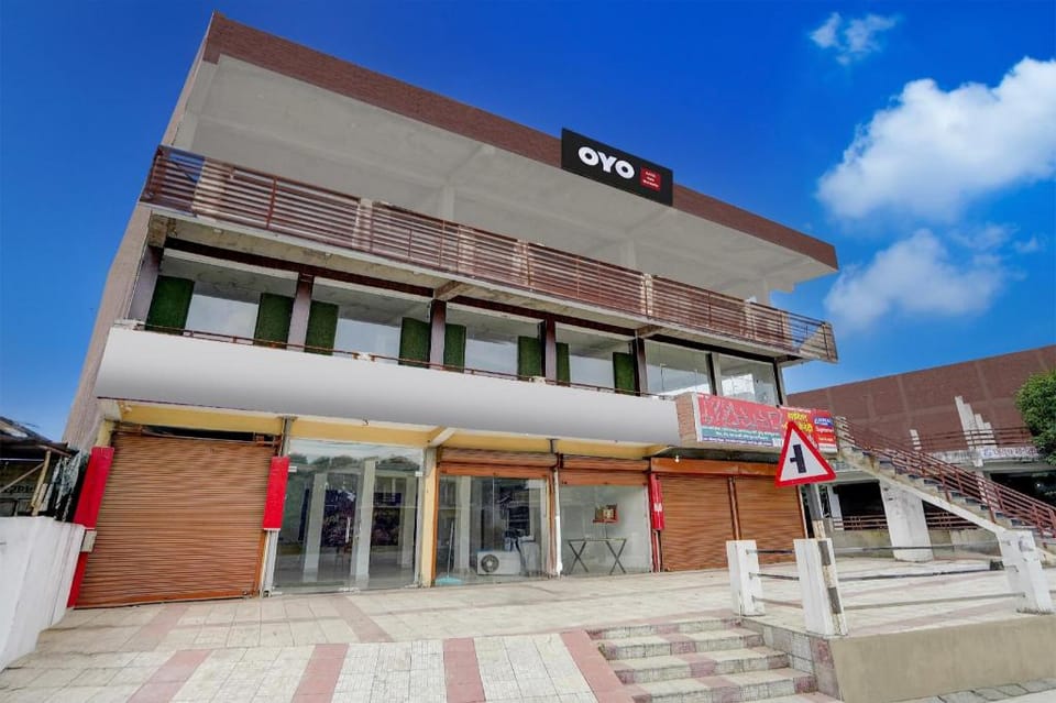 SPOT ON by OYO New Hamsafar Hotel in Uttar Pradesh