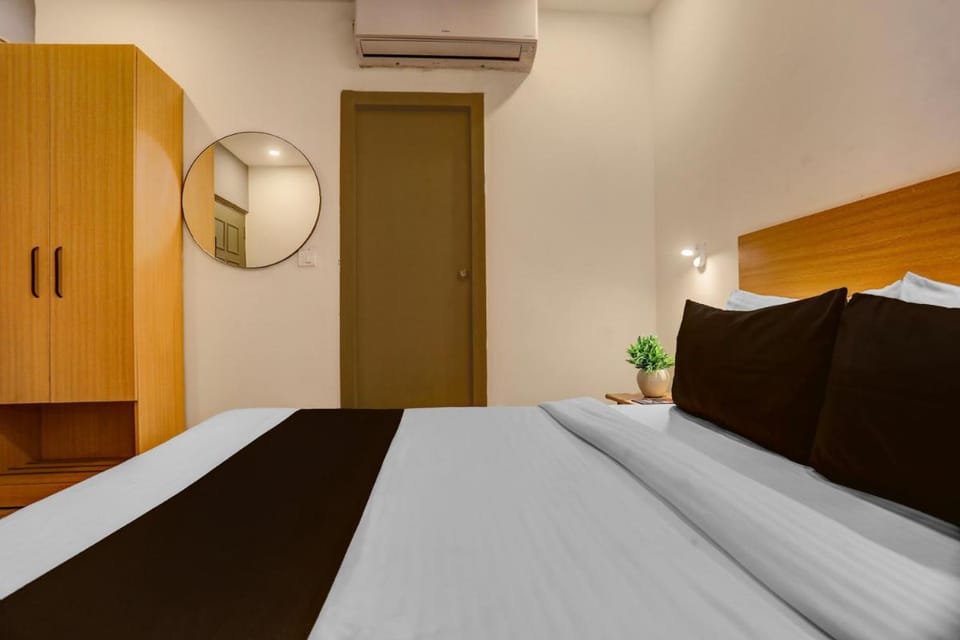 Super Townhouse Mumfordganj Fountain Crossing Formerly APS Inn Hotel in Uttar Pradesh