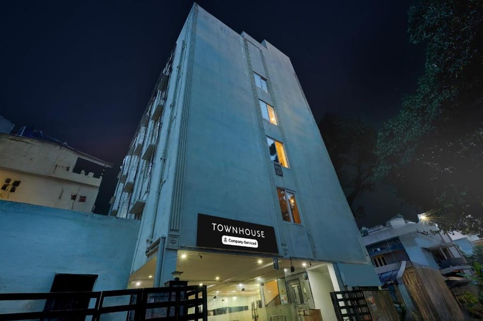 Townhouse Benz Circle MG Road Hotel in Vijayawada