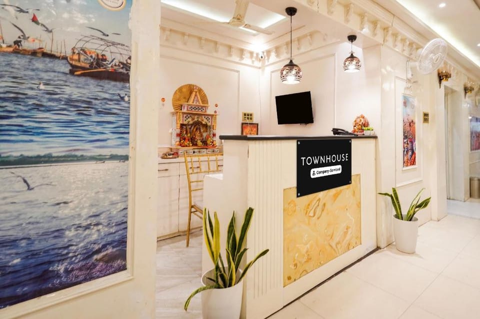 Super Townhouse Kali Ghat Prayagraj Formerly Ramesh Palace Hotel in Uttar Pradesh