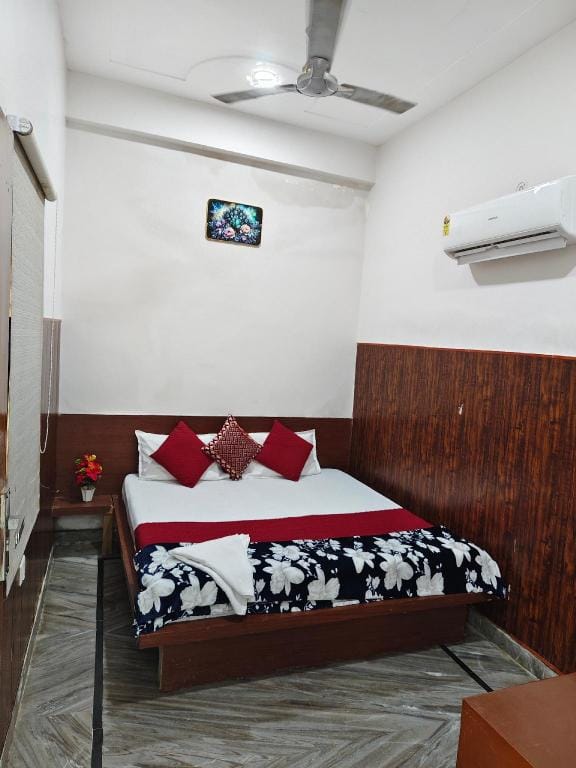 Hotel Saroj Residency Hotel in Uttar Pradesh
