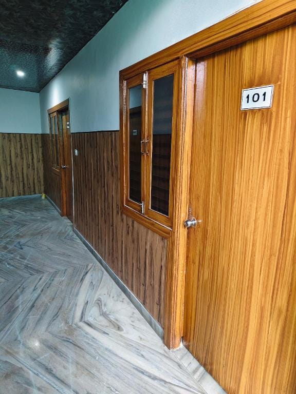 Hotel Saroj Residency Hotel in Uttar Pradesh