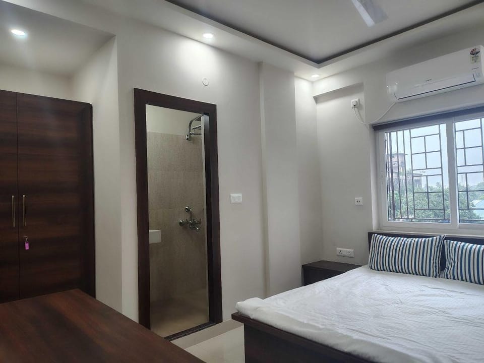 POP 83968B Townhouse - Sugandha More Hotel in Kolkata