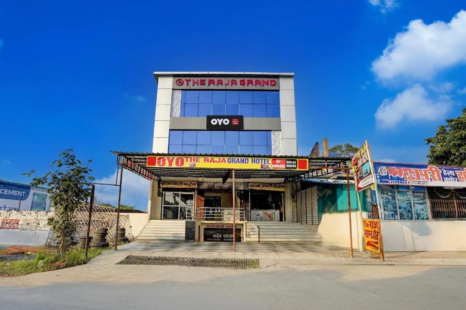 SPOT ON Raja Grand Hotel Hotel in Uttar Pradesh
