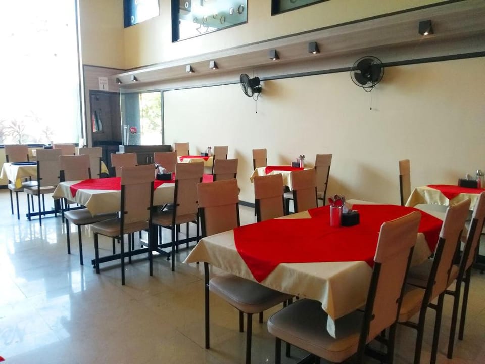 Hotel Farhat Executive Ahilyanagar Maharashtra Hotel in Maharashtra