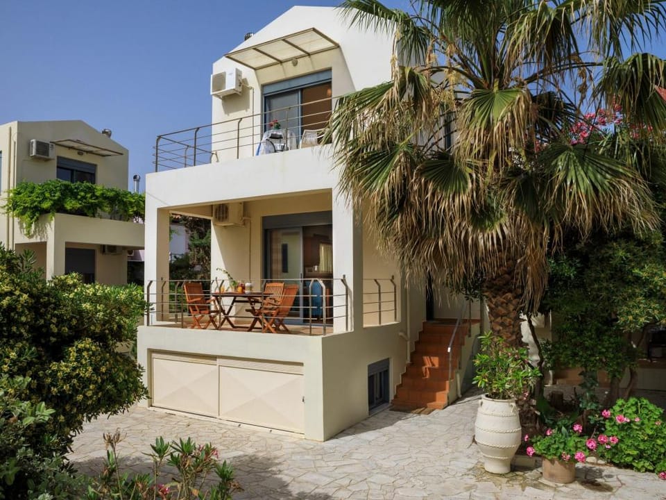 Villa in Almyrida by the Beach Villa in Almyrida