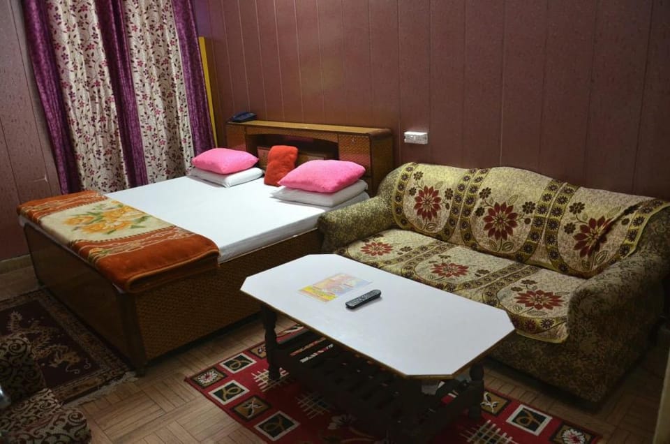 Hotel Vivek & Banquet Bageshwar Hotel in Uttarakhand