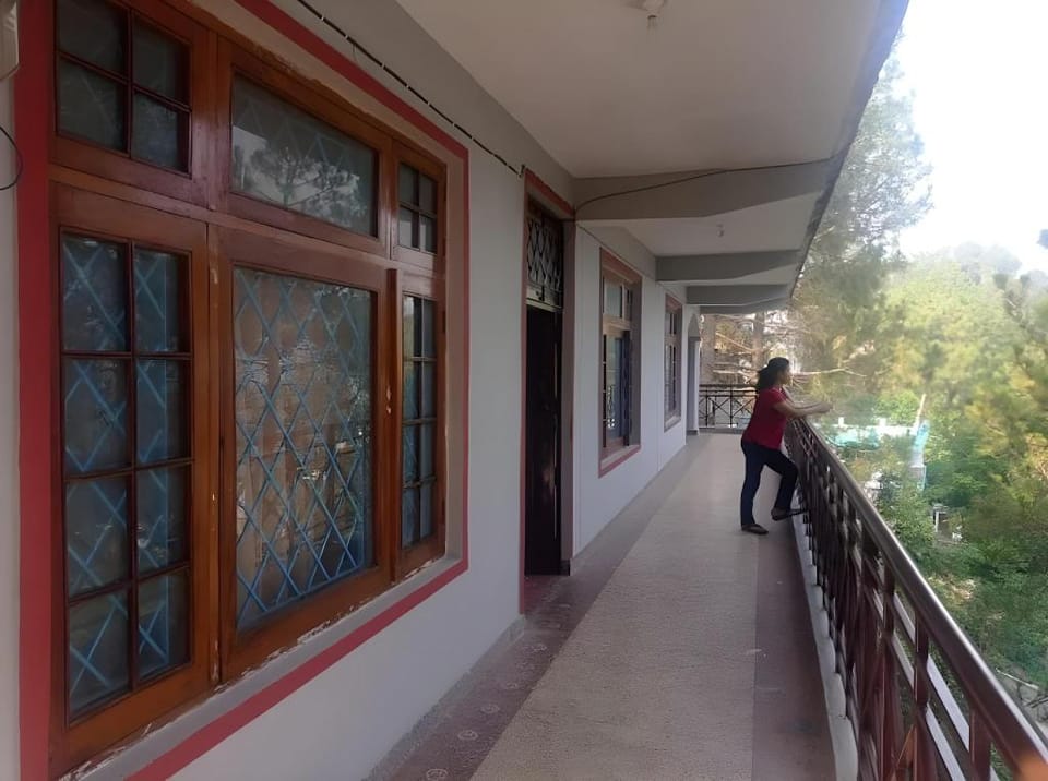 The Pine View Home Stay Almora Uttarakhand Hotel in Uttarakhand