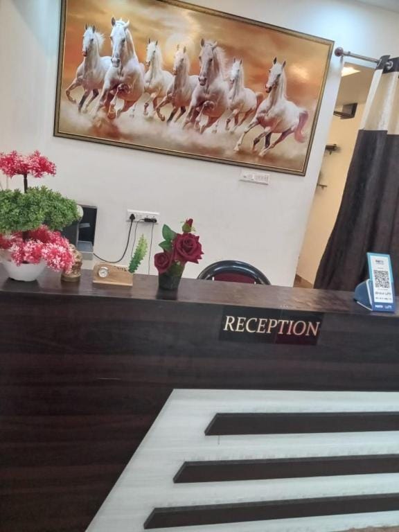 Goroomgo Mahaveer Palace Varanasi Hotel in Varanasi