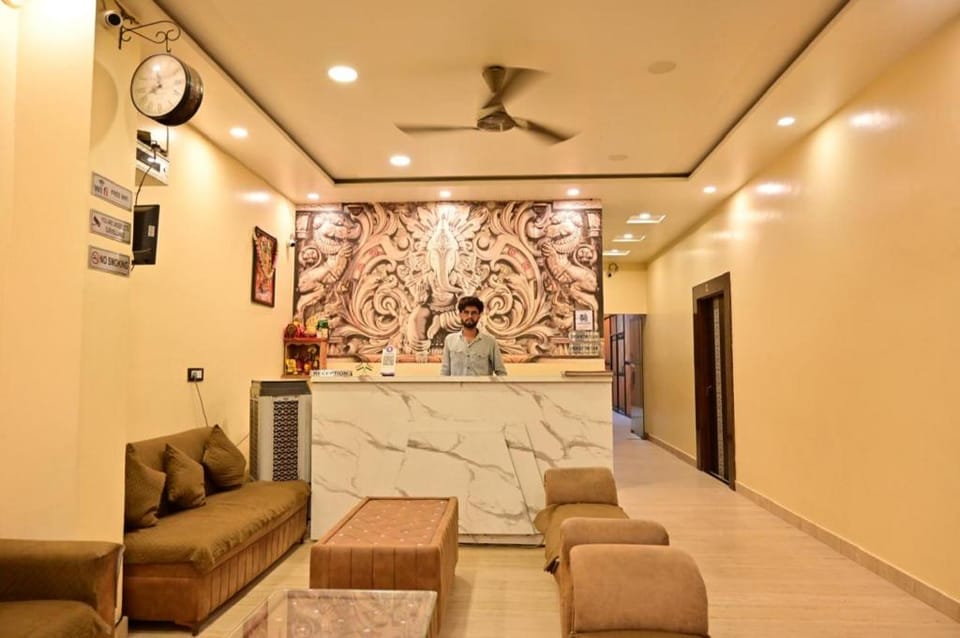 Goroomgo Siddhi Vinayak Varanasi Hotel in Varanasi