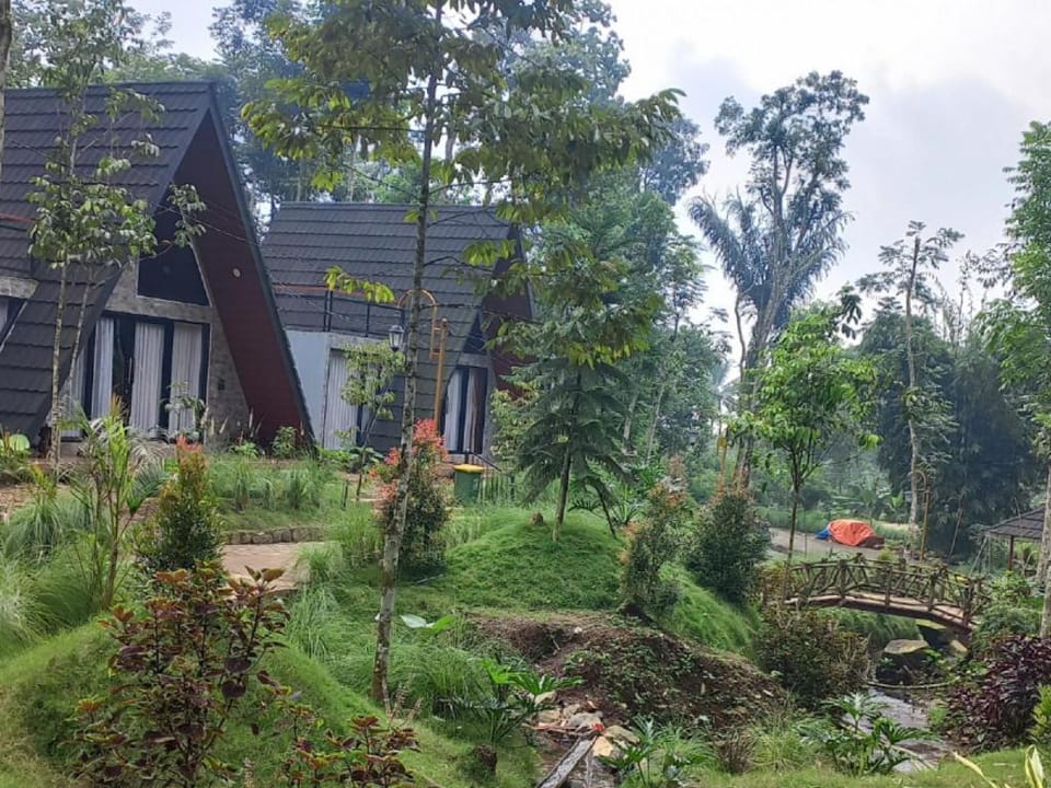Anjasmoro Valley Wonosalam (Syariah) Hotel in East Java