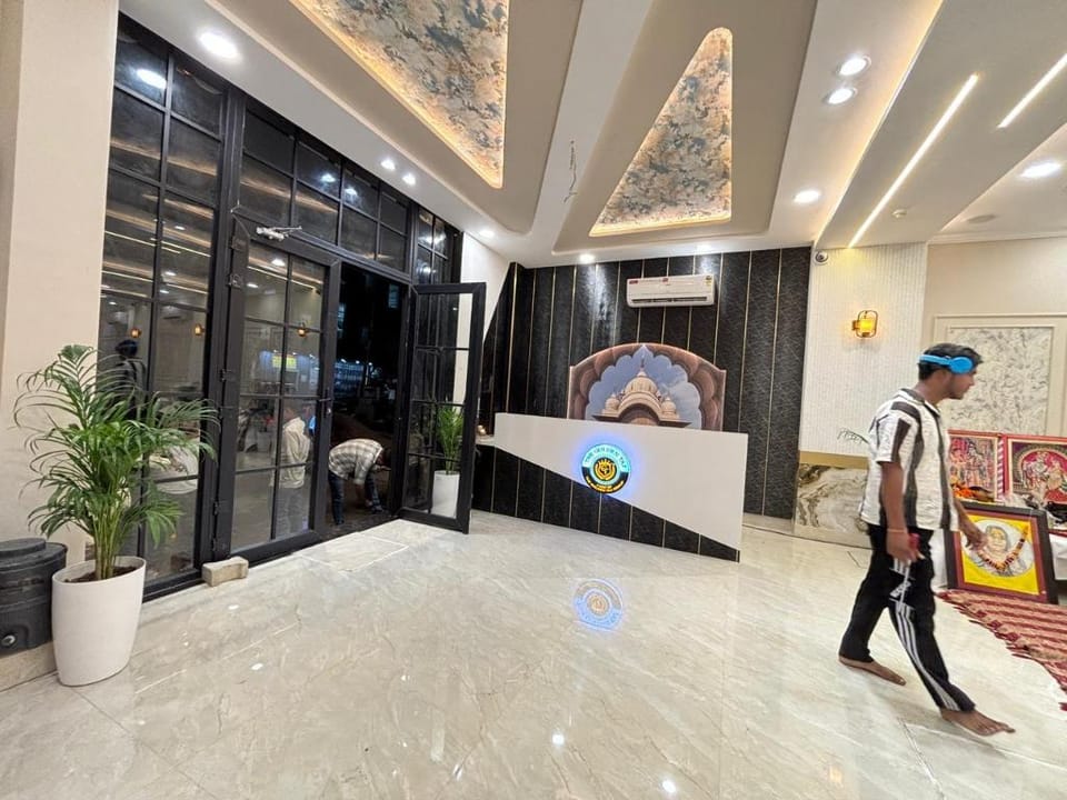 The Golden Taj Vrindavan Hotel in Agra