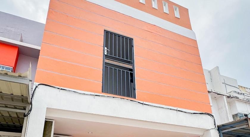 RedDoorz at Batam Center 3 Hotel in Riau Islands, Indonesia